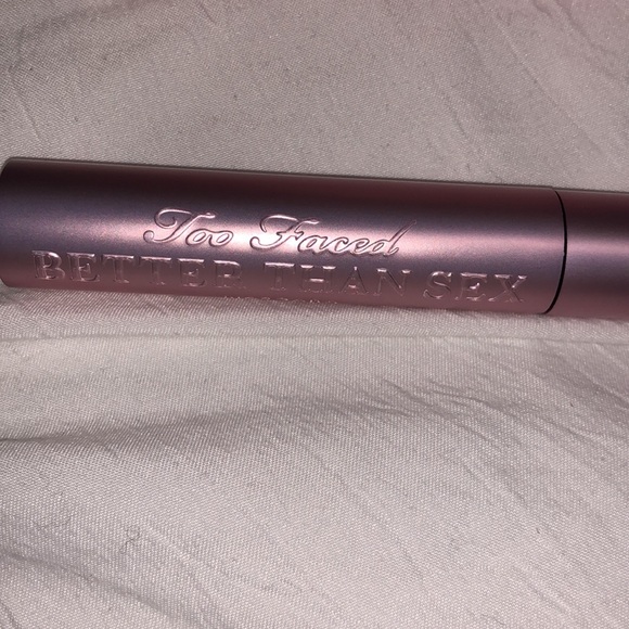 Too Faced Better Than Sex Volumizing Mascara - Picture 10 of 11
